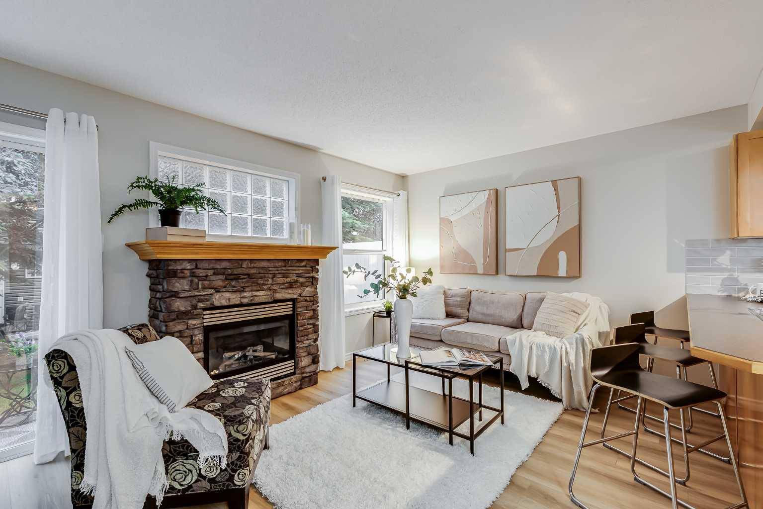 144 Everstone PL Southwest, Calgary, AB T2Y4H8