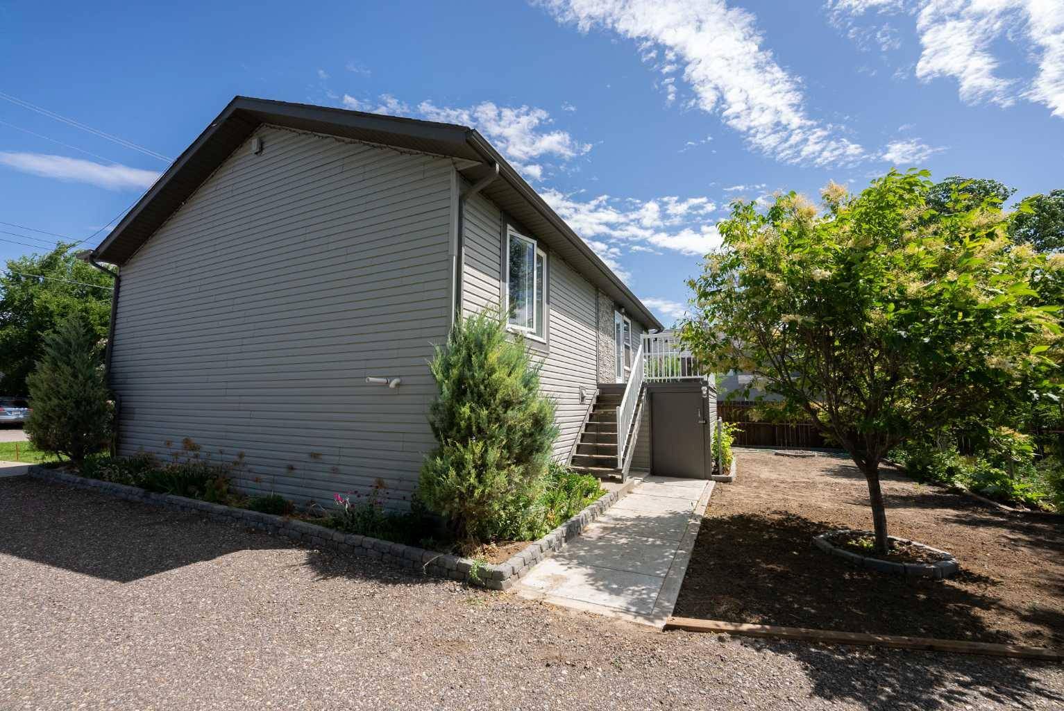 Barnwell, AB T0K 0B0,105 3 AVE E