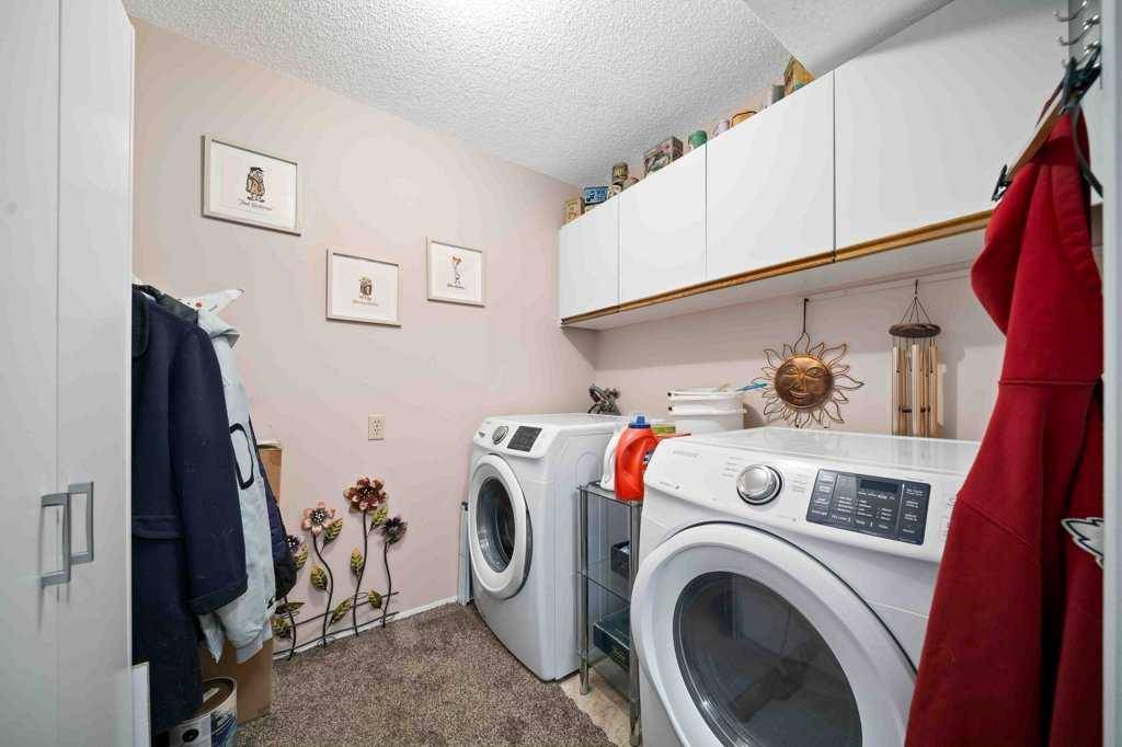 Medicine Hat, AB T1B 3Z3,1480 Southview DR SE #235