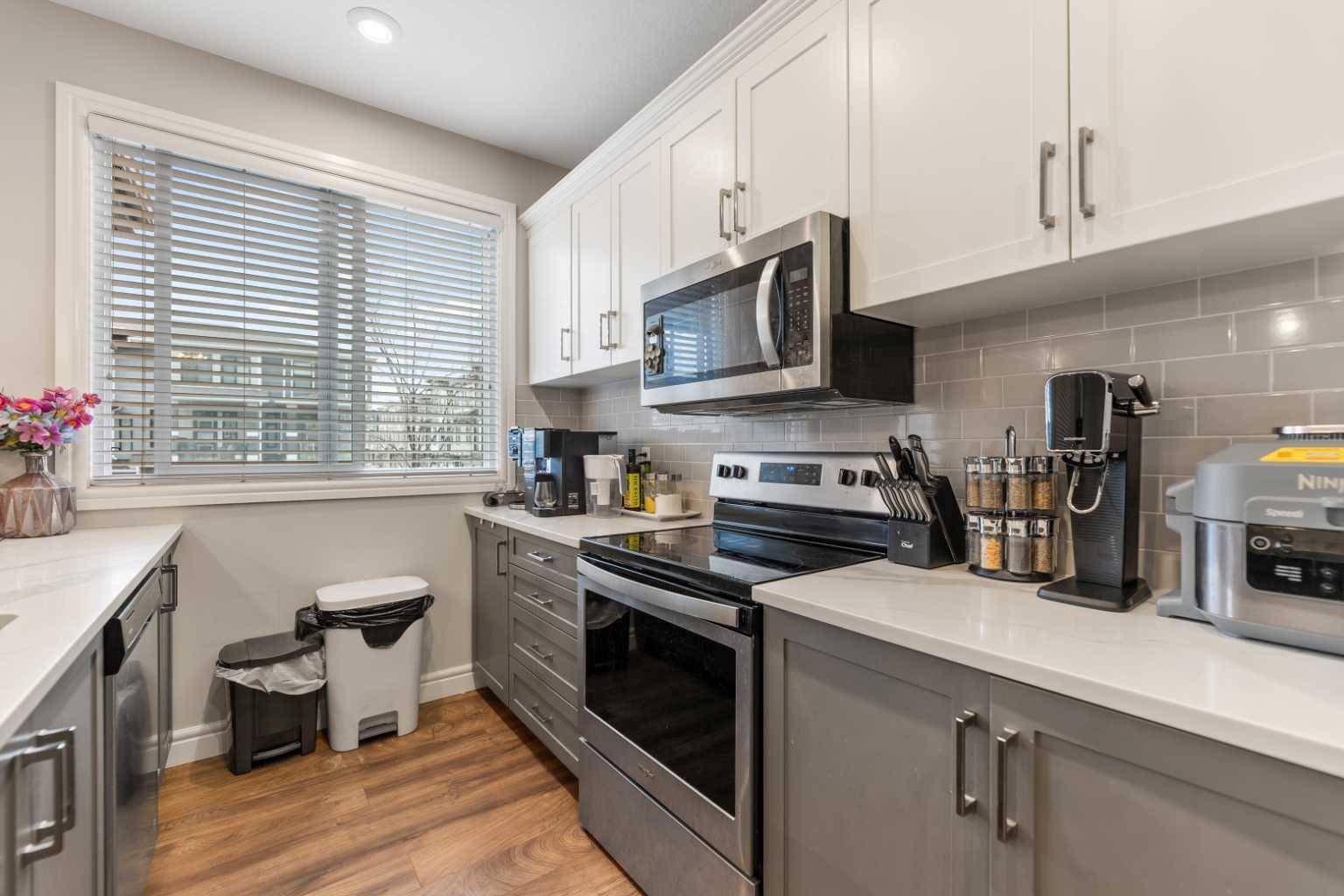 Calgary, AB T3M 3A7,19618 42 ST SE