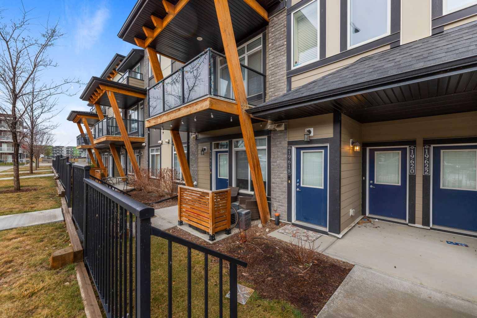 Calgary, AB T3M 3A7,19618 42 ST Southeast