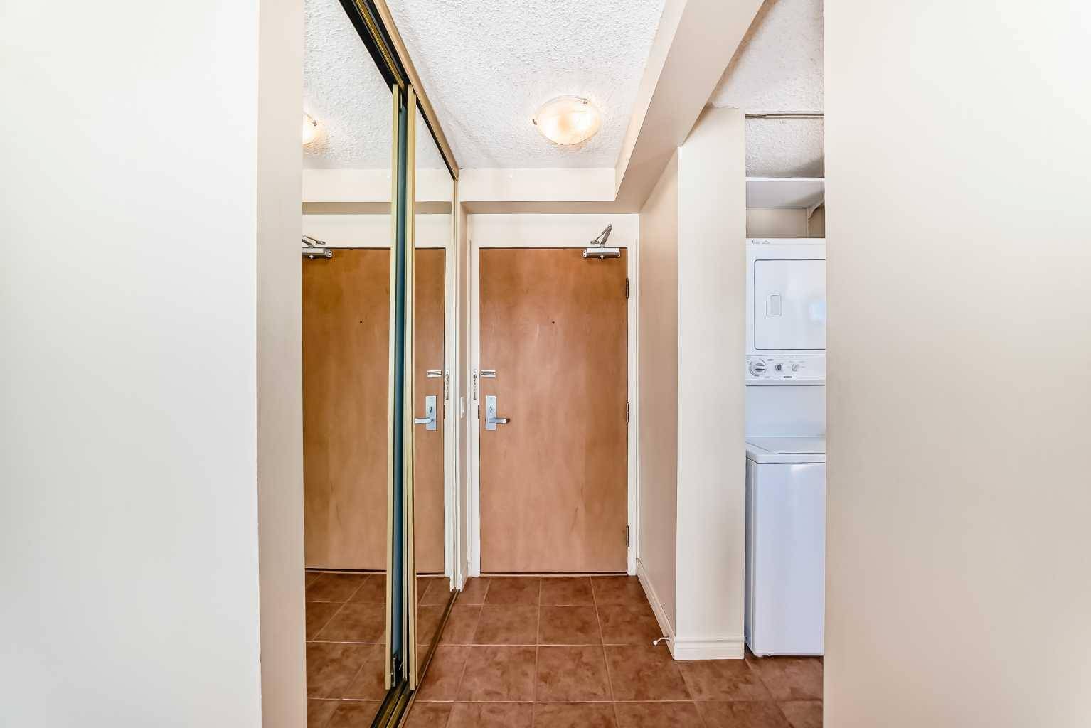 Calgary, AB T3B4W1,145 Point DR NW #1104