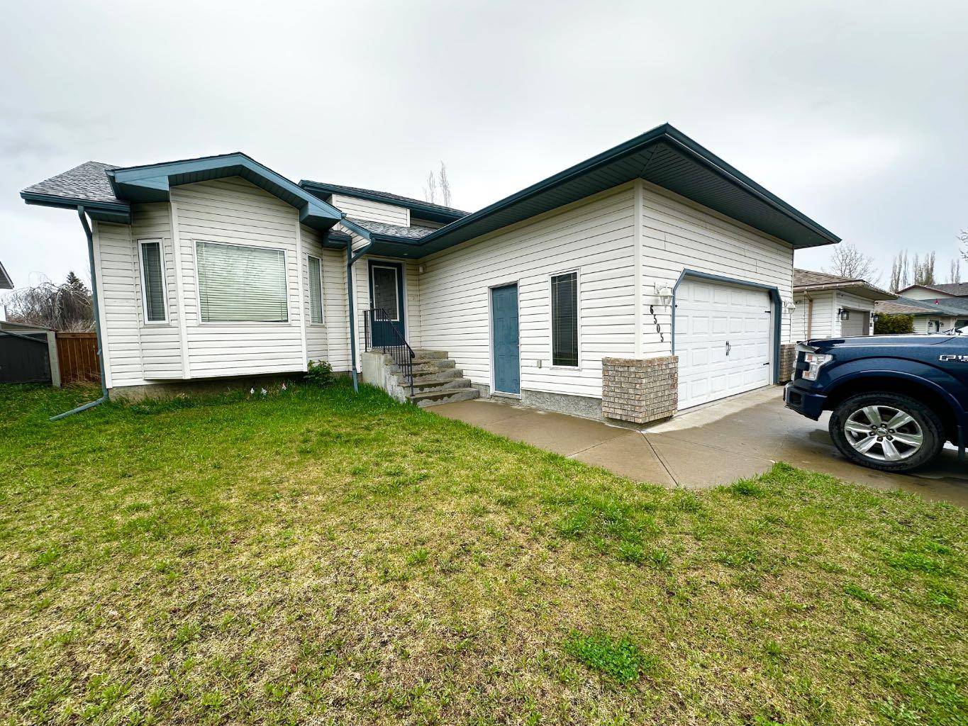 6505 99 ST, Grande Prairie, AB T8W 2K8