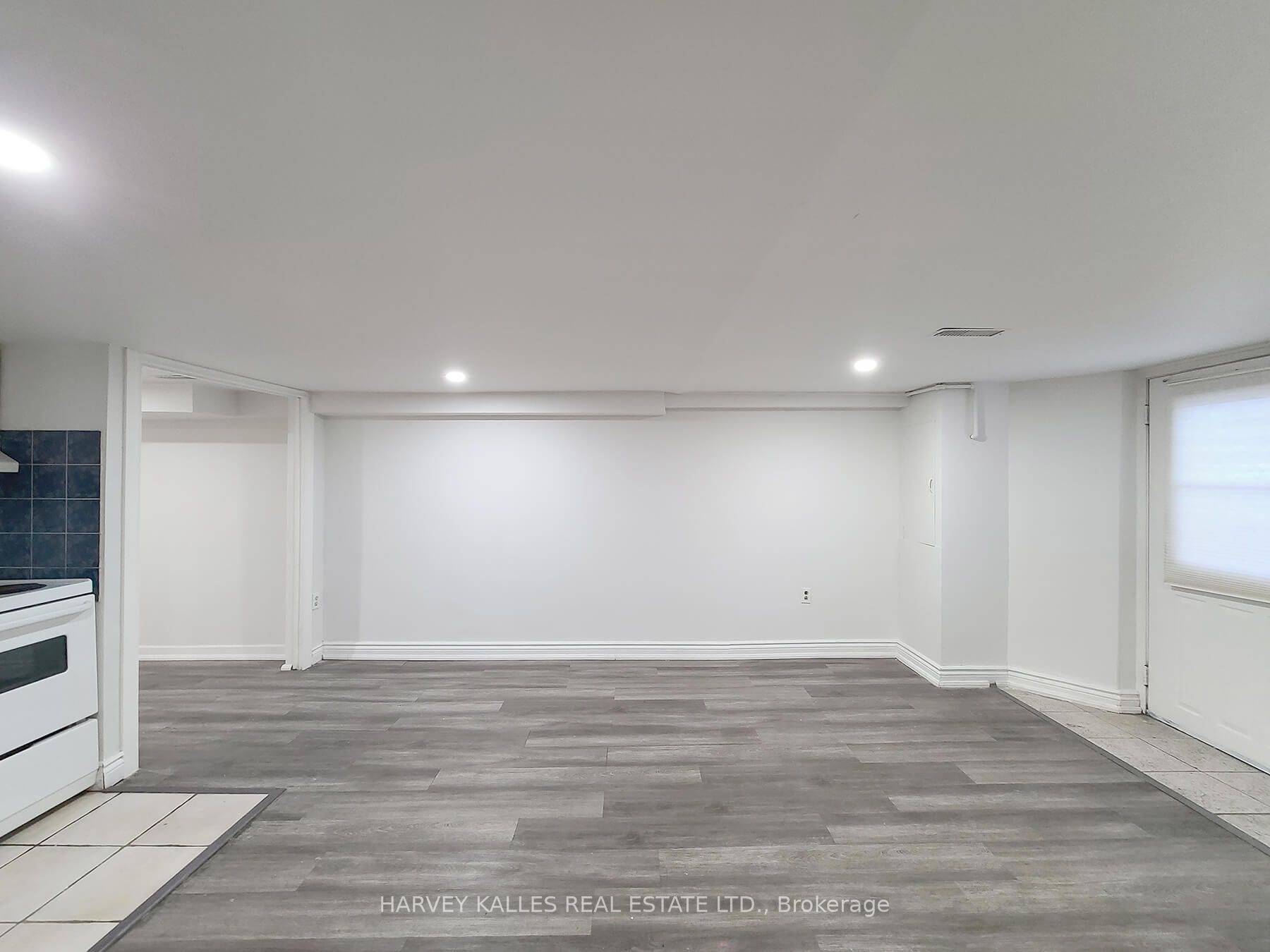 Toronto C02, ON M6G 3E6,629 Christie ST #Lower
