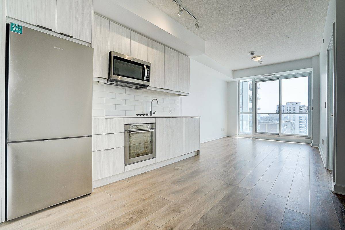 Toronto C15, ON M2J 0H4,38 Forest Manor RD #1005