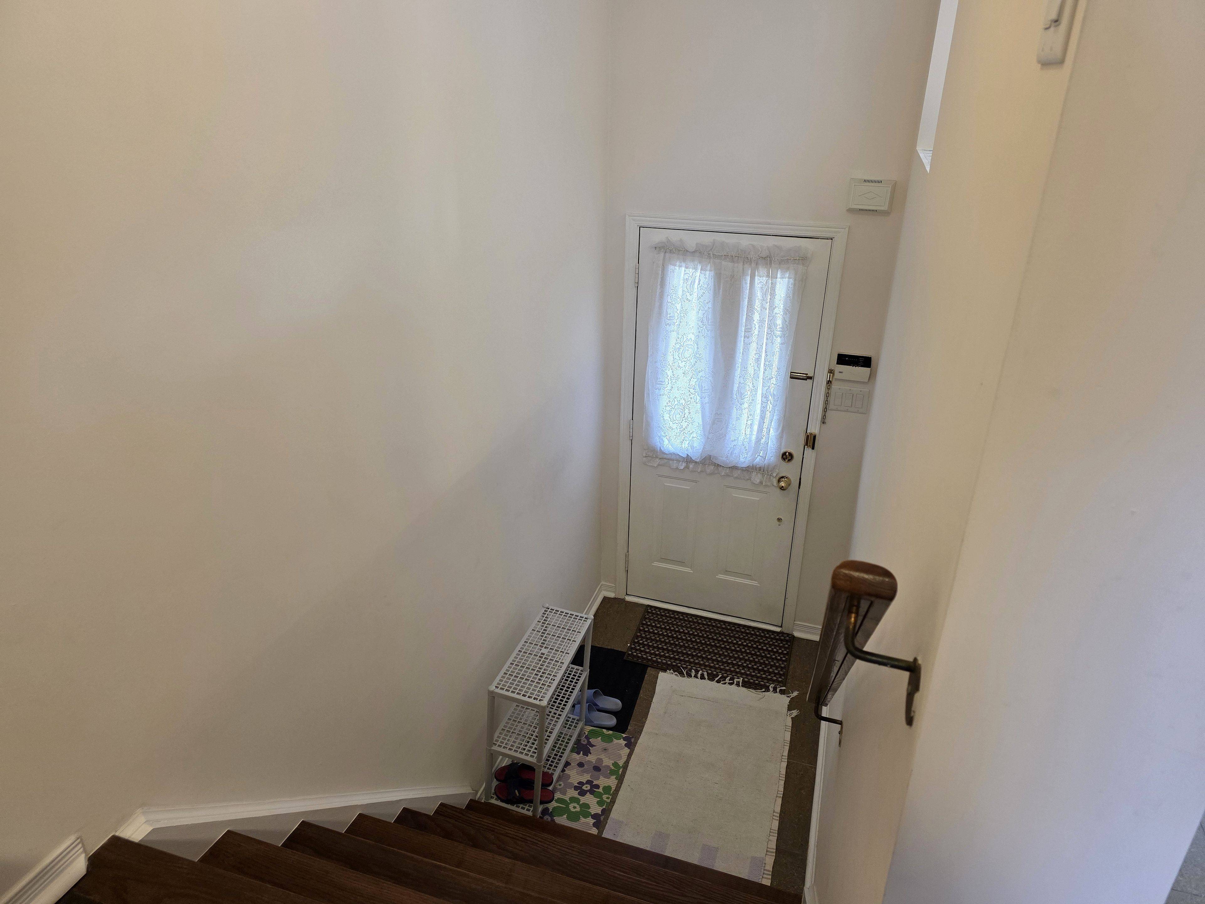Toronto E07, ON M1S 5S1,813 Sandhurst CIR
