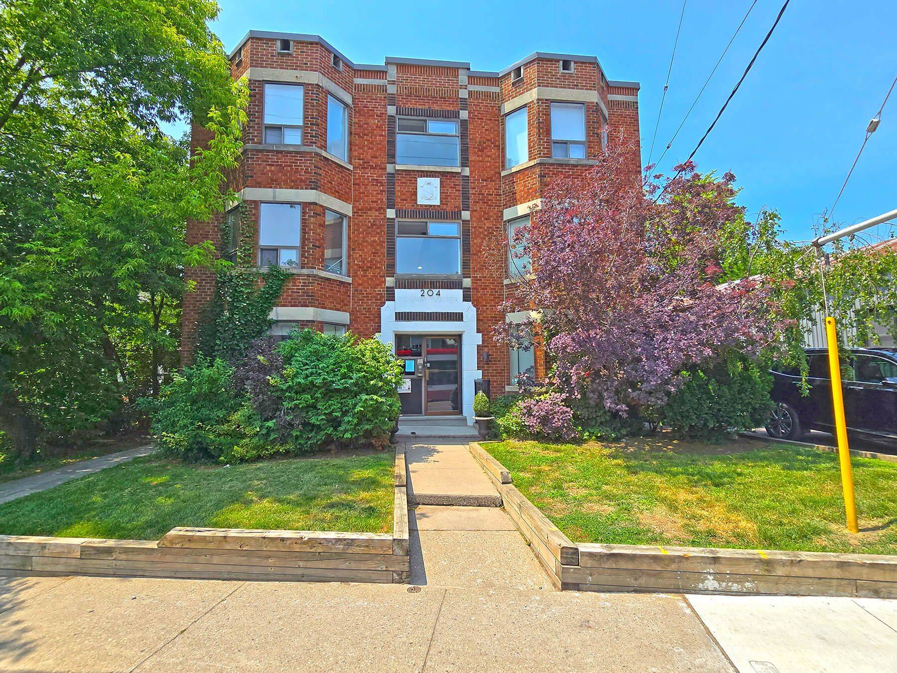 204 Kingston RD #301, Toronto E02, ON M4L 1S7