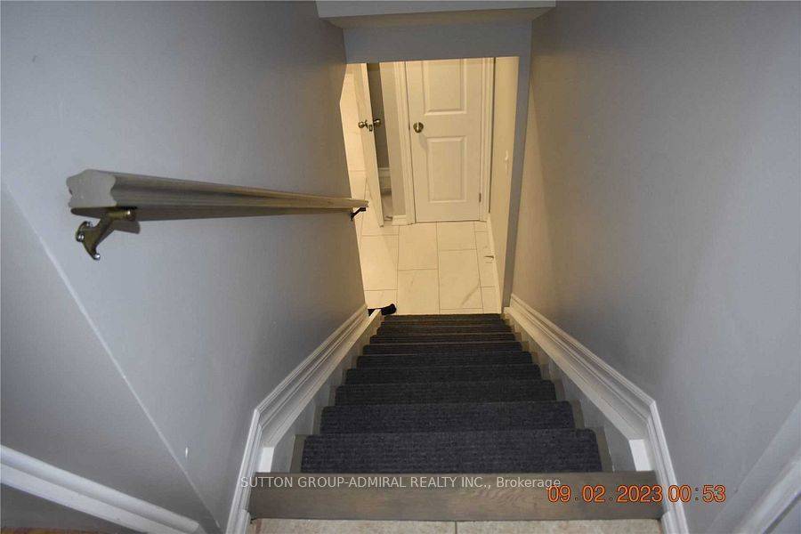 854 Moretta AVE N, Pickering, ON L1W 2J9