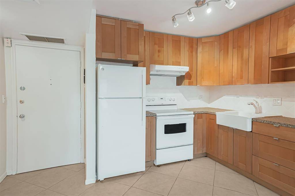 Pompano Beach, FL 33060,101 E Mcnab Rd #112