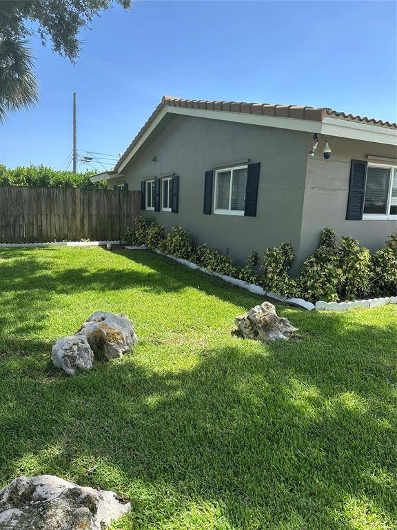 Lighthouse Point, FL 33064,2030 NE 28th St