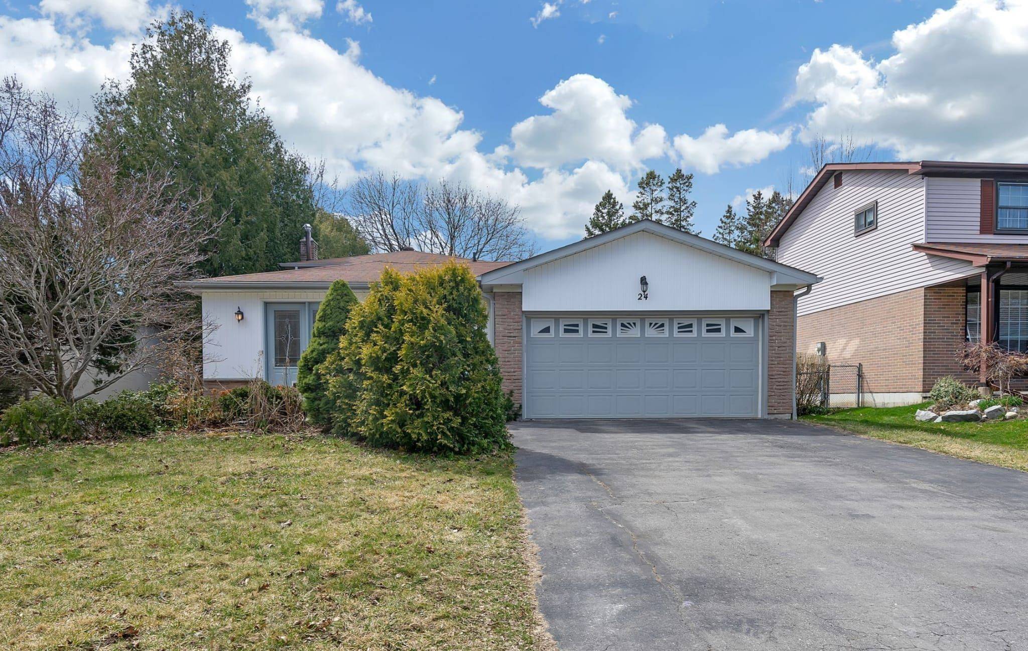 24 Brightway CRES, Richmond Hill, ON L4C 4Z9