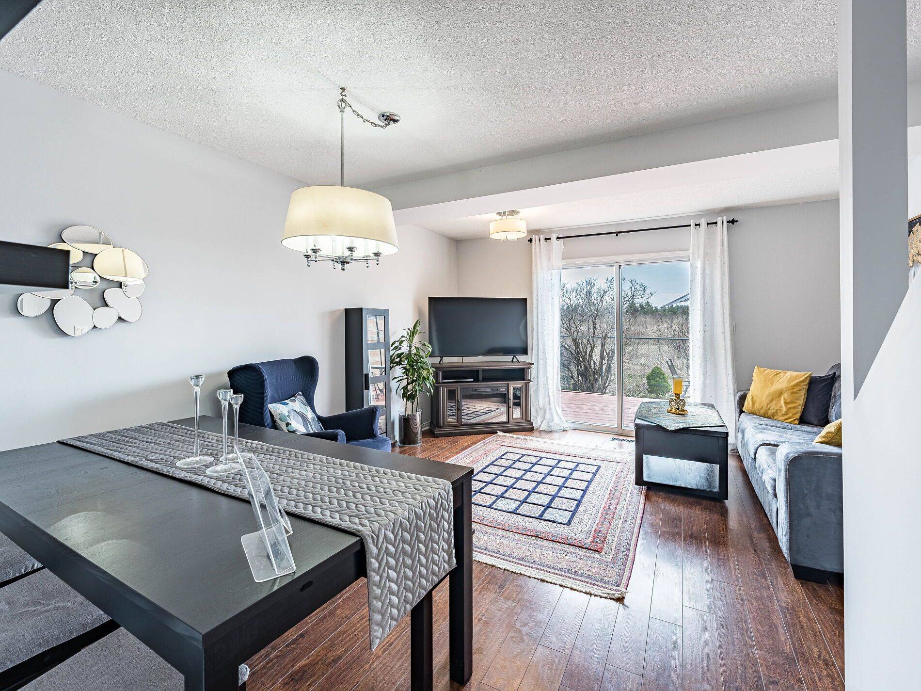 Newmarket, ON L3Y 8L8,97 William Curtis CIR