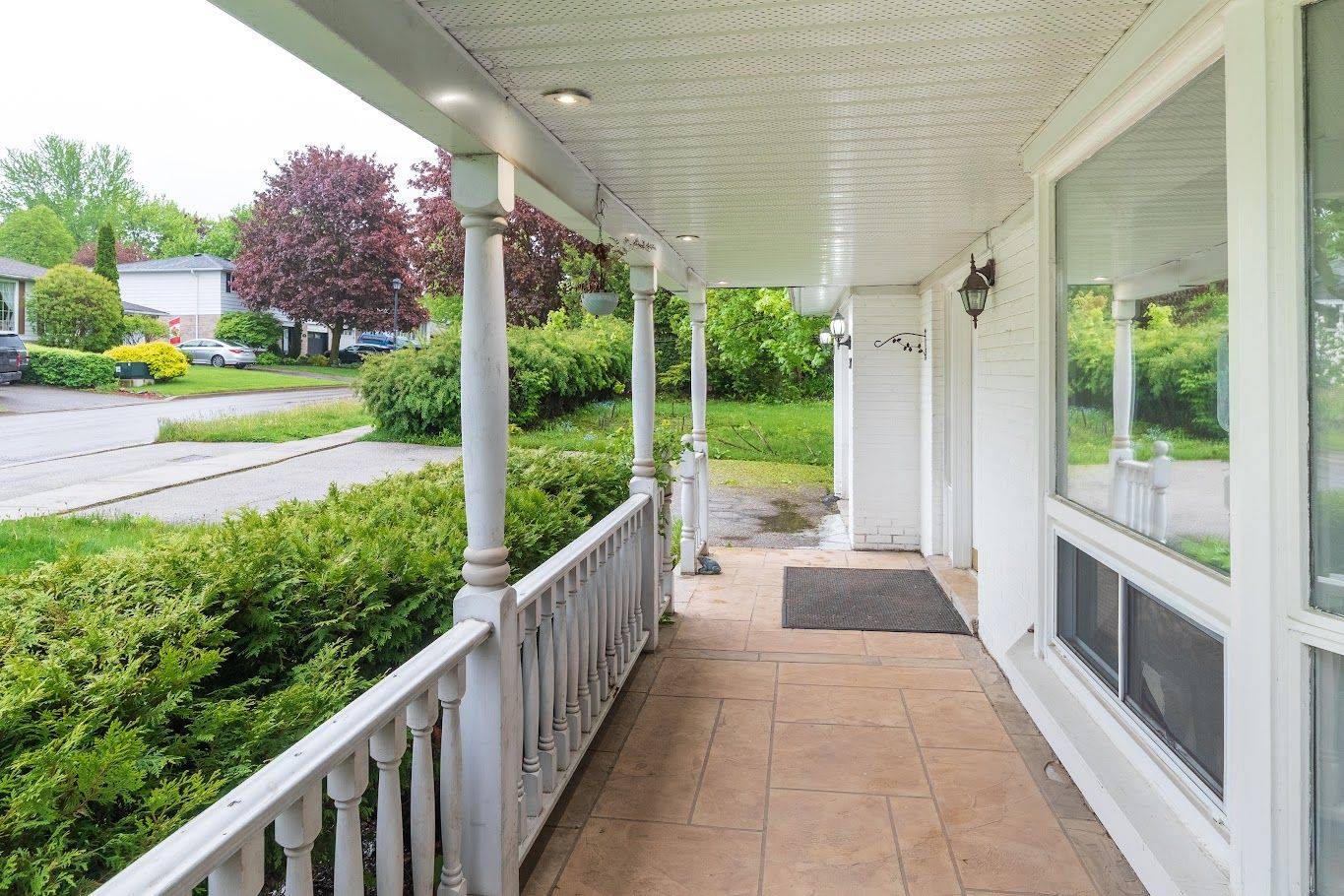 307 Towercrest DR, Newmarket, ON L3Y 1C1