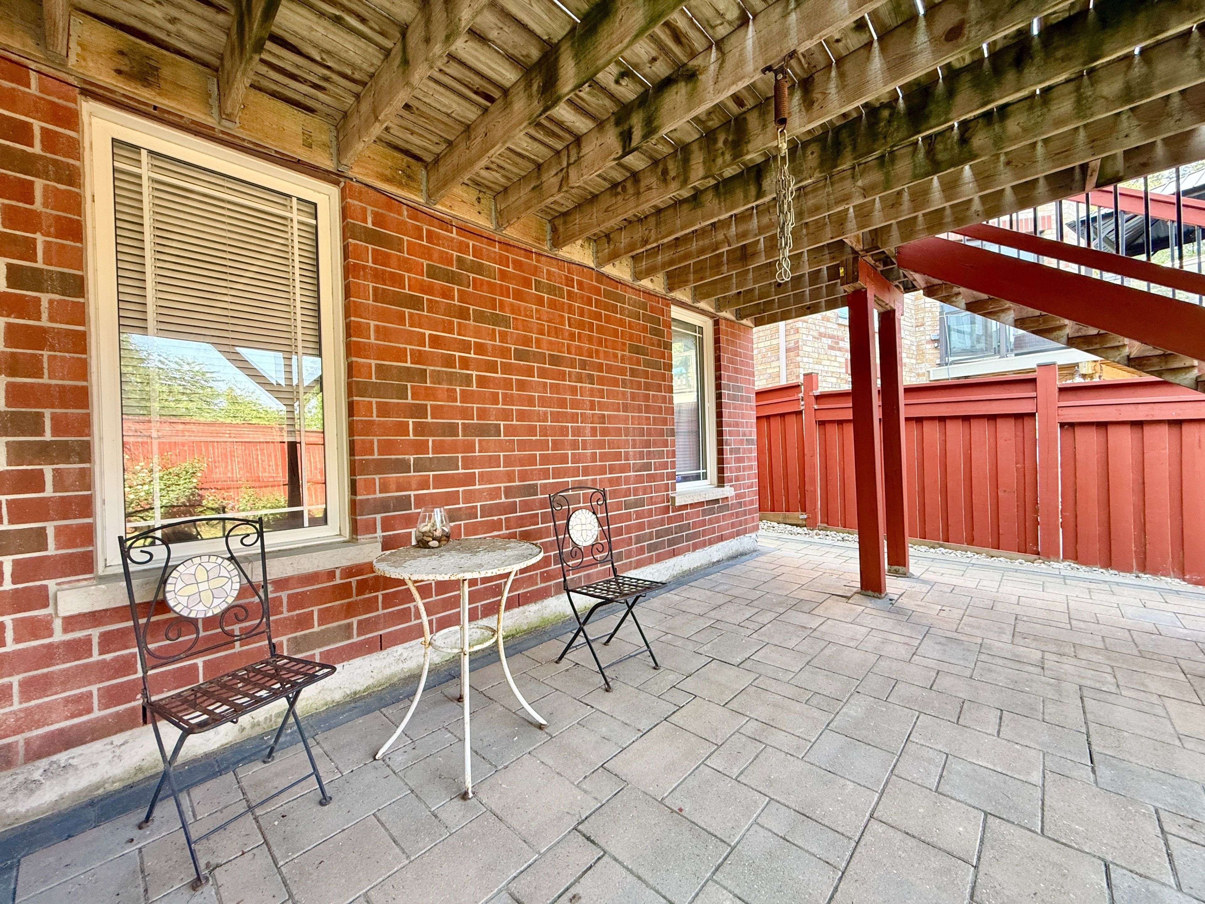 Aurora, ON L4G 7W8,24 Spring Farm RD #BSMT