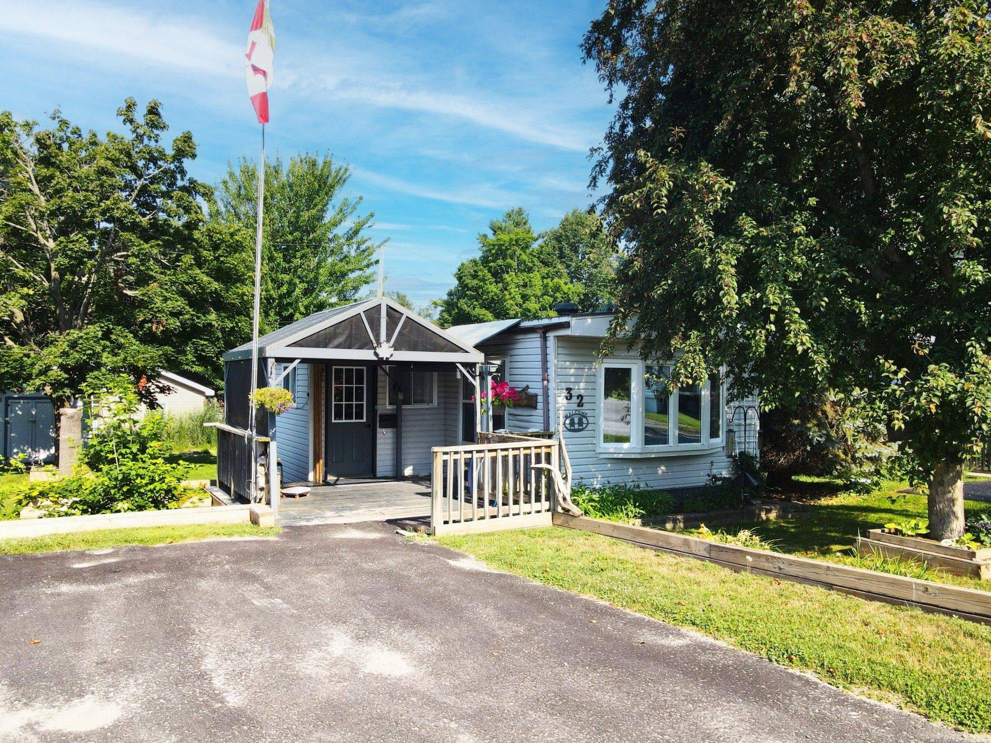 32 Northland RD, Midland, ON L4R 4B5