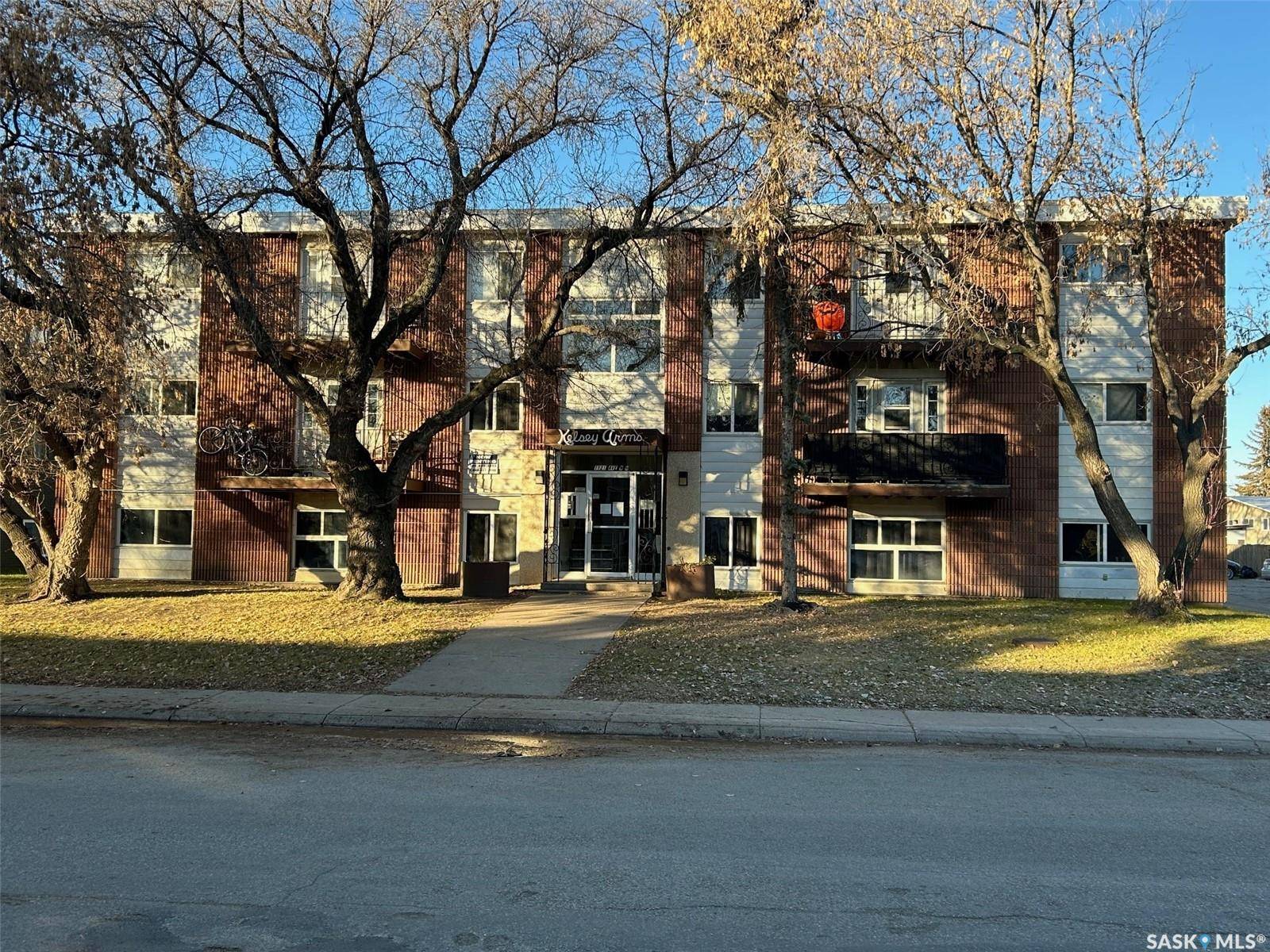 1121 W AVENUE N, Saskatoon, SK S7L 3H7