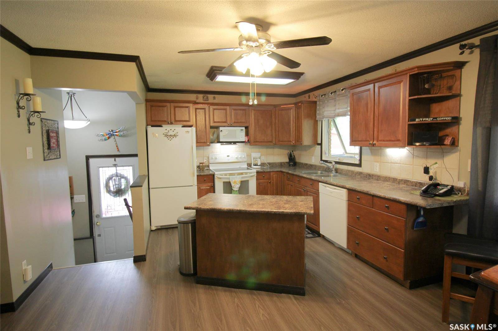 Shaunavon, SK S0N 2M0,724 4th STREET E