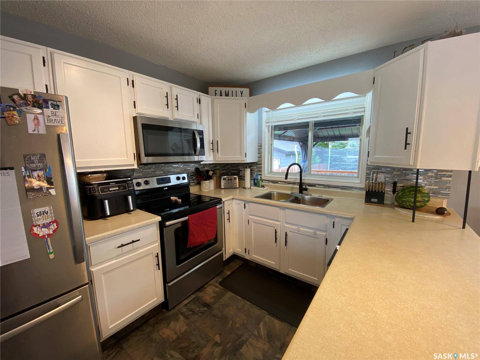 Kindersley, SK S0L 1S1,24 Frere STREET