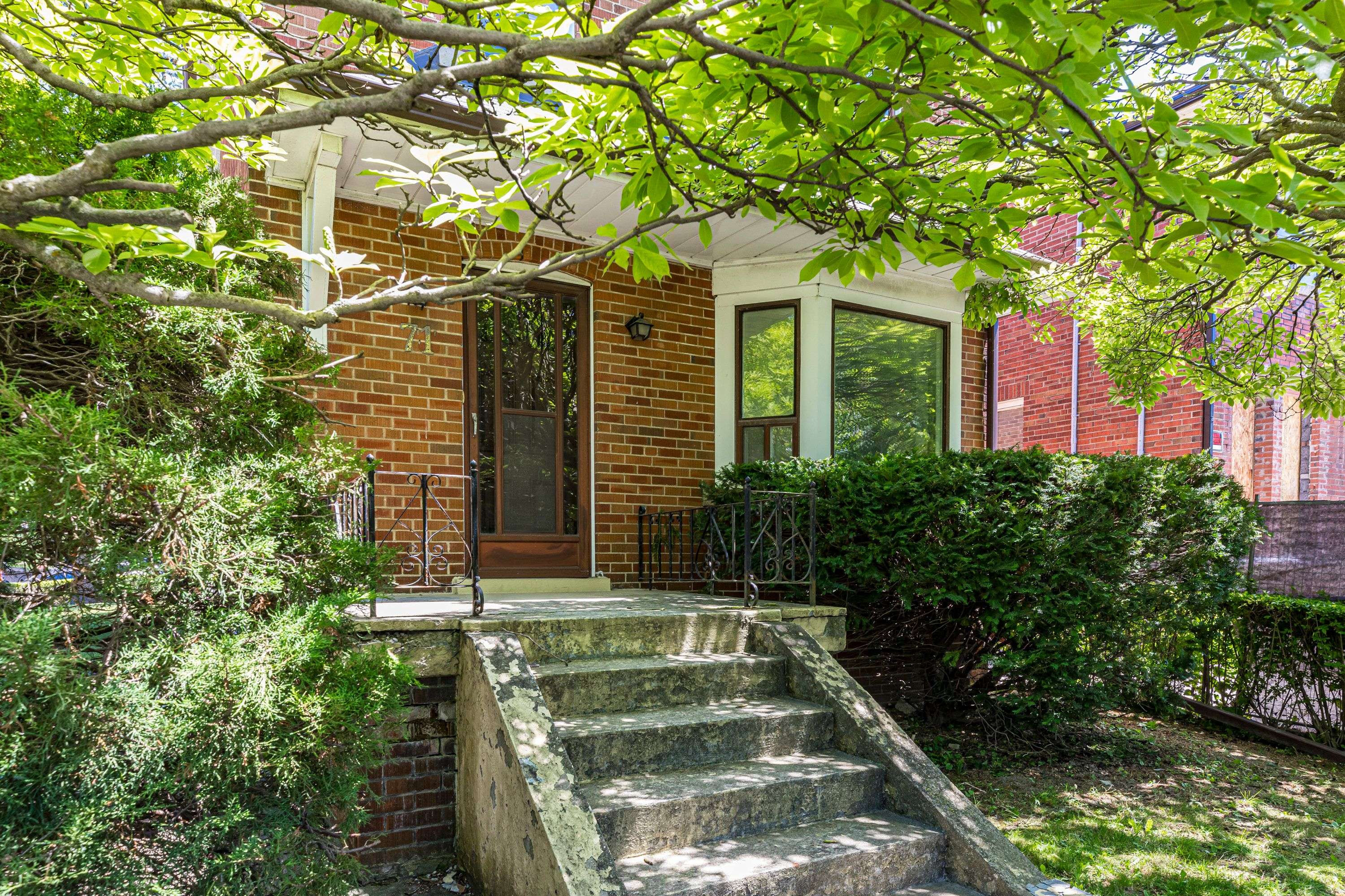 Toronto W06, ON M8V 3C2,71 Eighth ST
