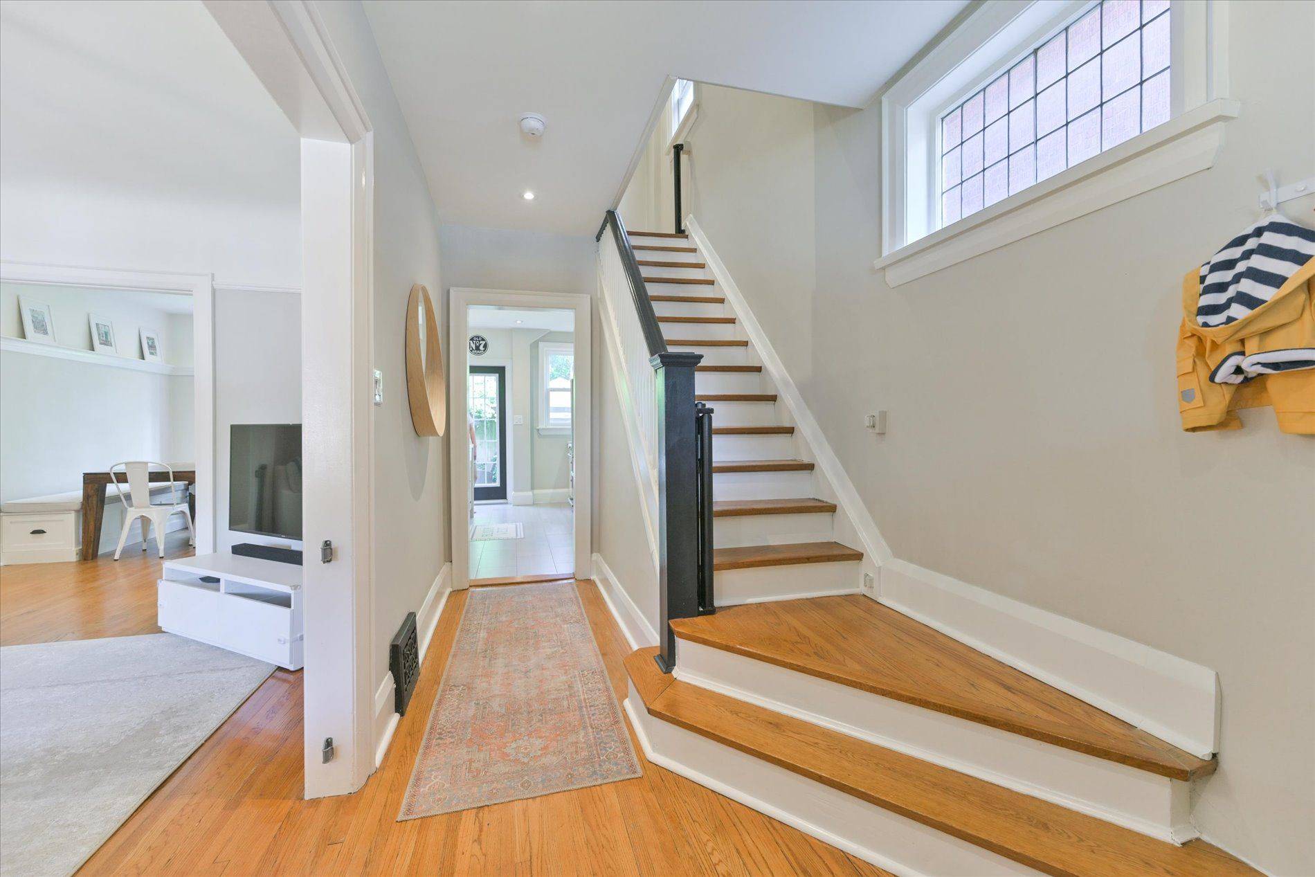 Toronto W02, ON M6S 1Y5,86 Ardagh ST