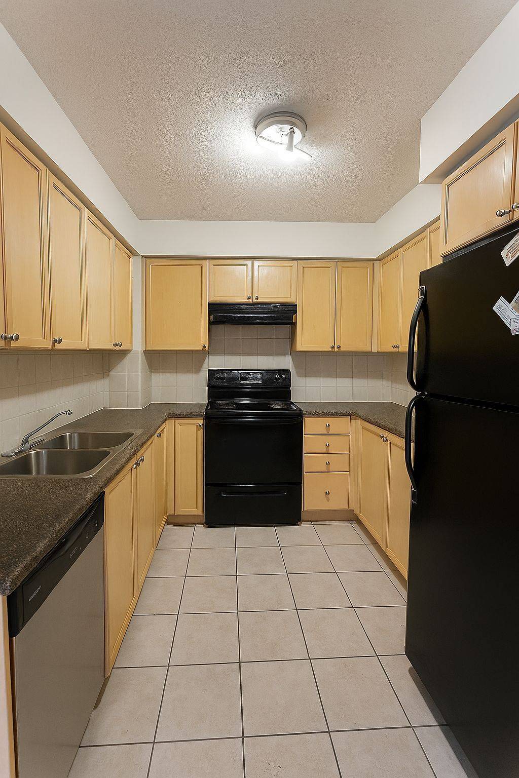 Mississauga, ON L5B 4N3,4080 Living Arts DR #1105