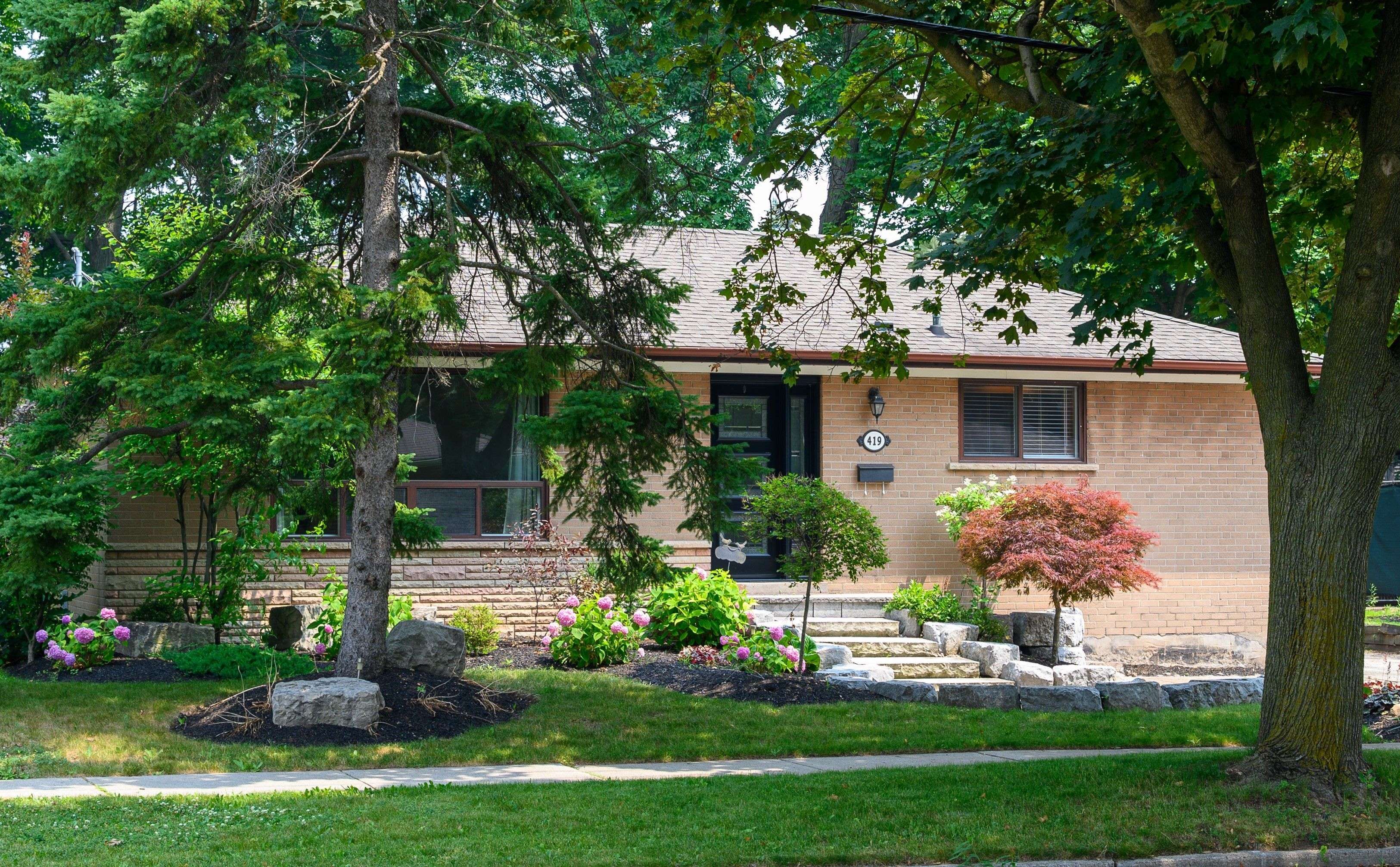 419 Hampton Heath RD, Burlington, ON L7L 4R3