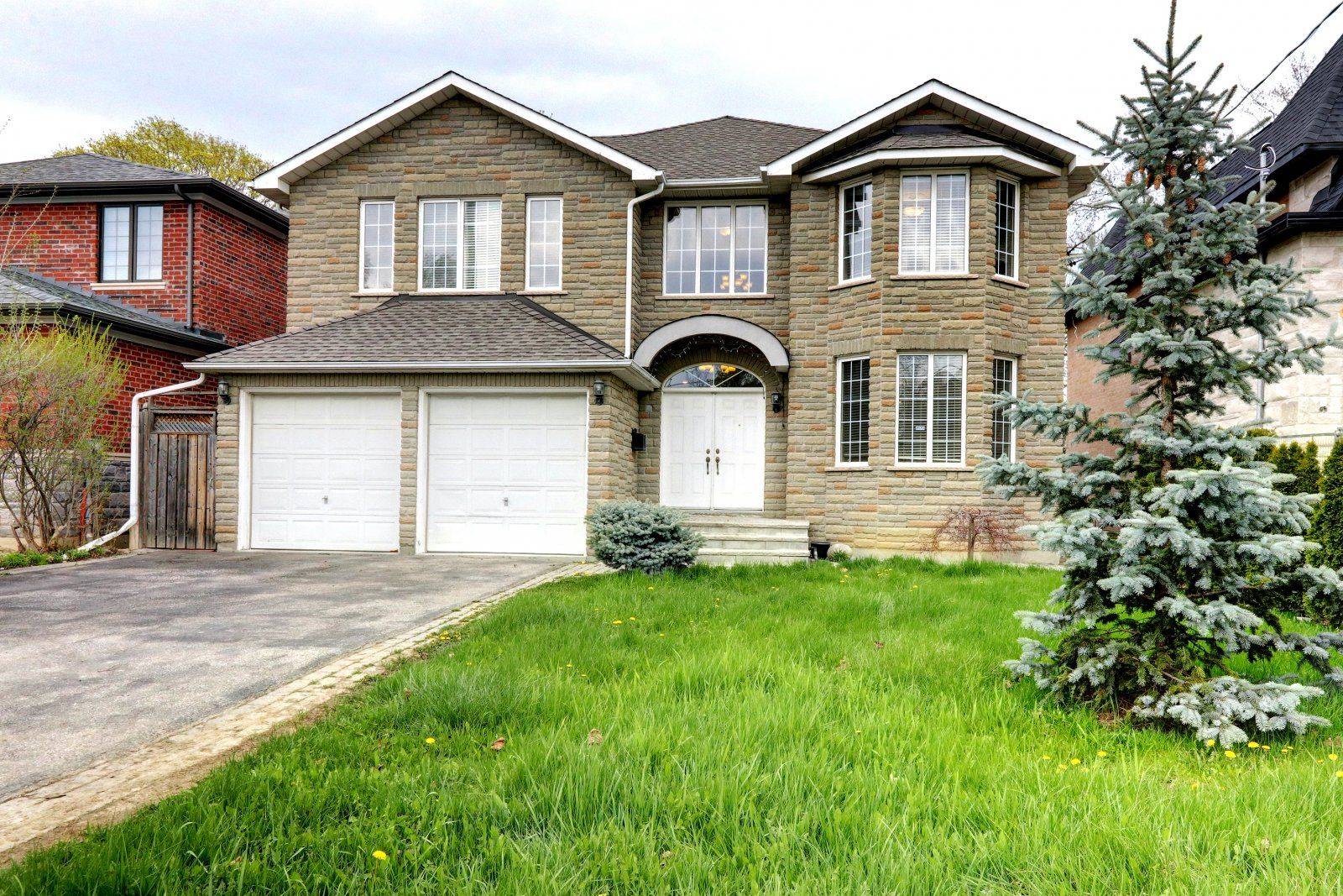 31 Shaver AVE S, Toronto W08, ON M9B 3T2