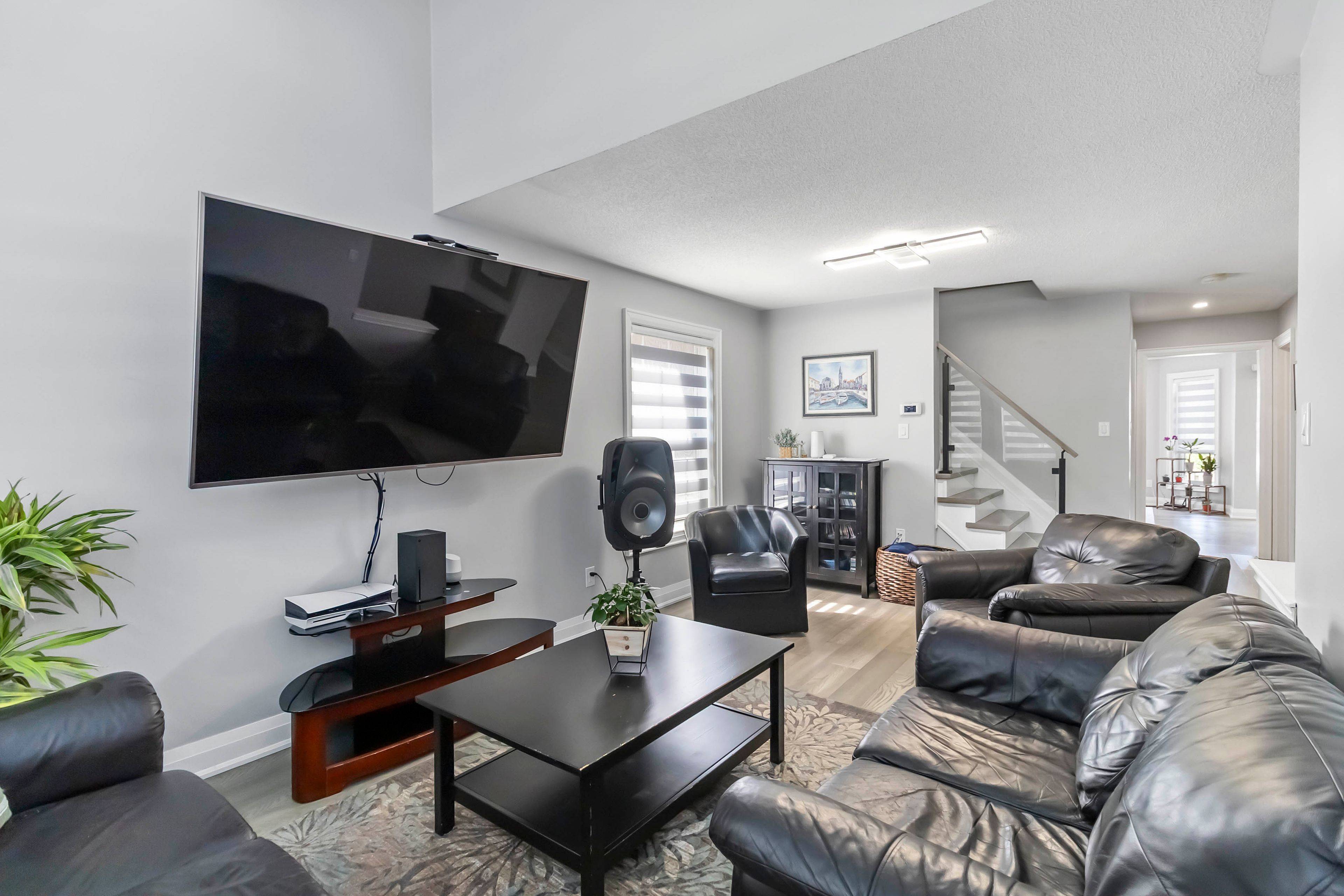 Oakville, ON L6M 4X3,2286 Dunforest CRES