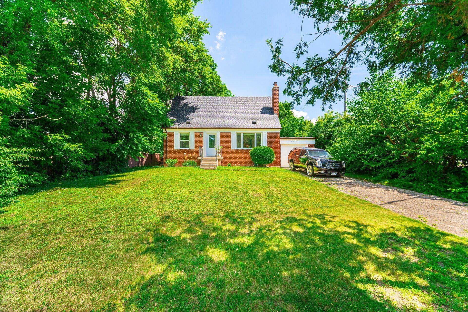 Mississauga, ON L4Y 1R2,2015 Stanfield RD
