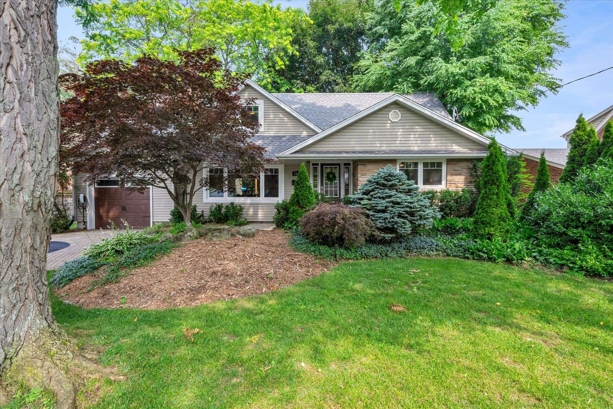 Burlington, ON L7R 1W2,2189 Deyncourt DR