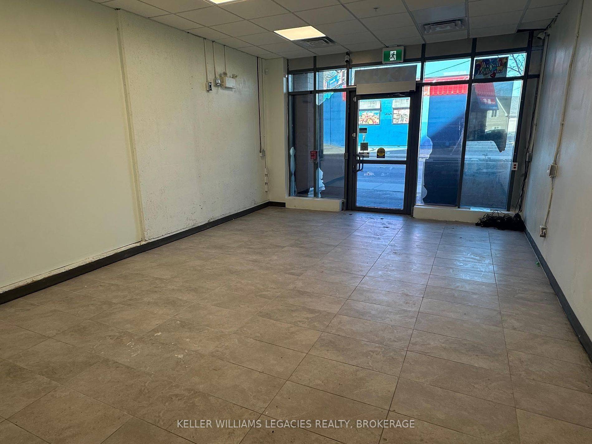 Kingston, ON K7L 1E5,652 Princess ST #111