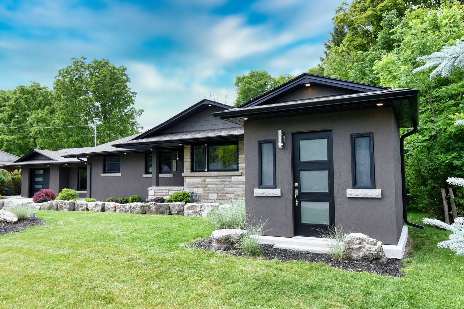 Lincoln, ON L0R 2C0,3836 Brookside DR