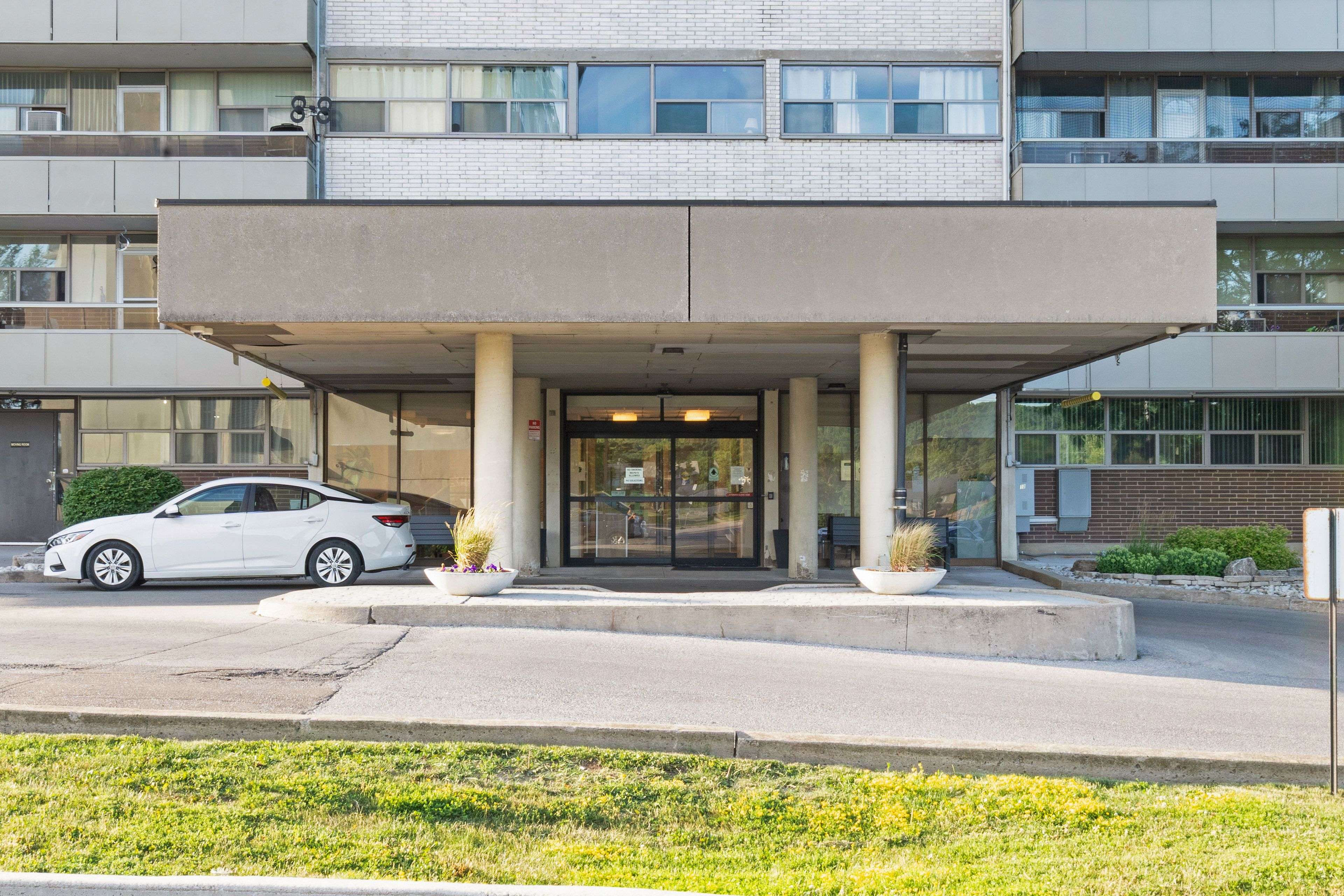 St. Catharines, ON L2T 3J7,215 Glenridge AVE #1204