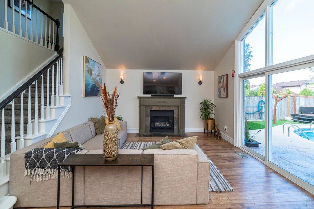 Hamilton, ON L8E 3Z4,9 Bing CRES