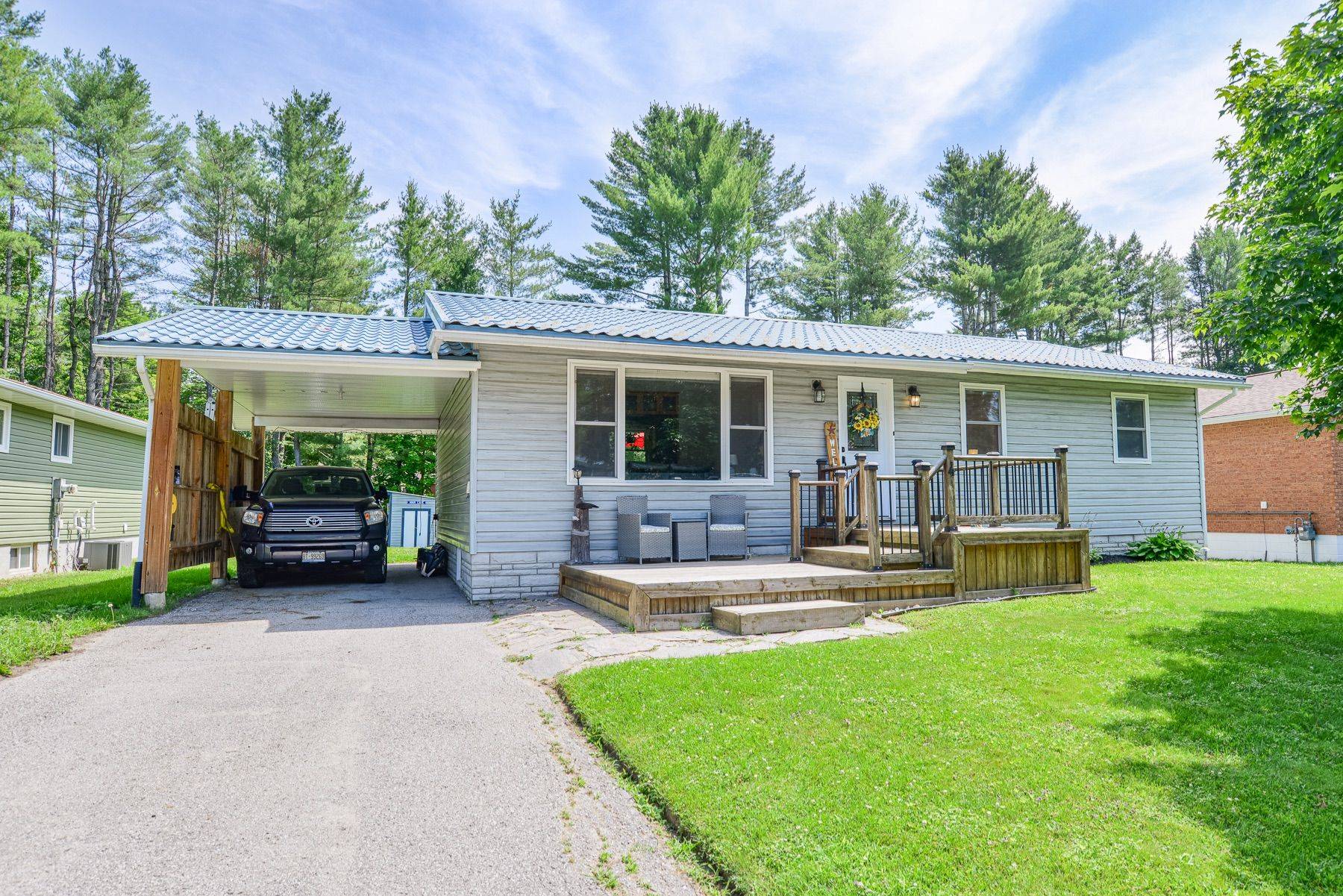 Bracebridge, ON P1L 1K8,4 Pinewood DR
