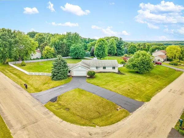 5370 E Scarlet Oak Lane, Byron, IL 61010