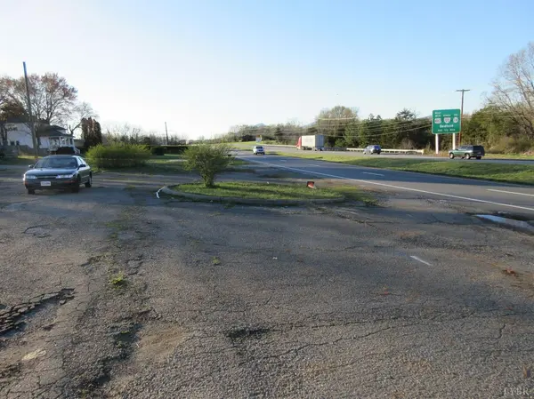 Bedford, VA 24523,1527 E Lynchburg Salem TPKE