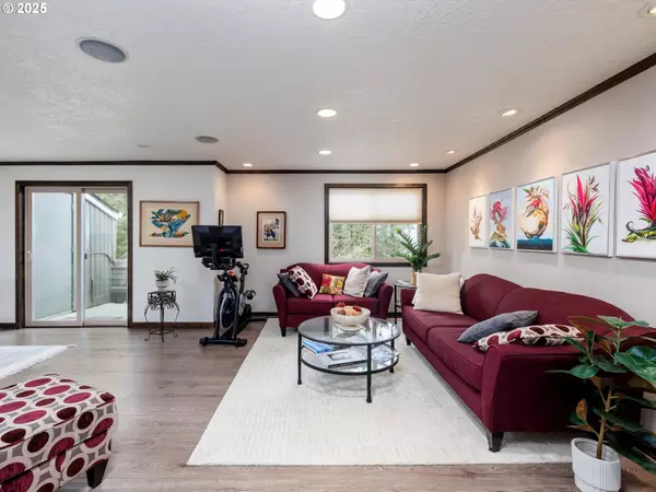 Lake Oswego, OR 97035,44 EAGLE CREST DR #7