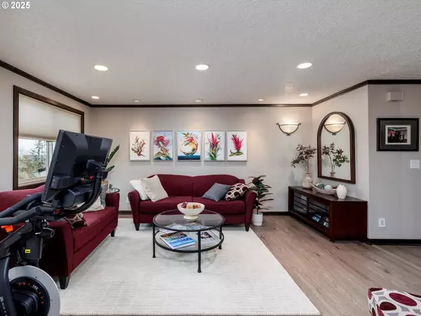 Lake Oswego, OR 97035,44 EAGLE CREST DR #7