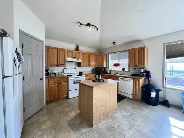 Camrose, AB T4V 5B1,4803 54 AVE #3
