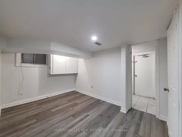 Toronto C02, ON M6G 3E6,629 Christie ST #Lower