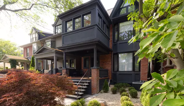Toronto C02, ON M4V 1A9,26 McMaster AVE