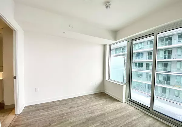Toronto C10, ON M4P 0E4,195 Redpath AVE #2303