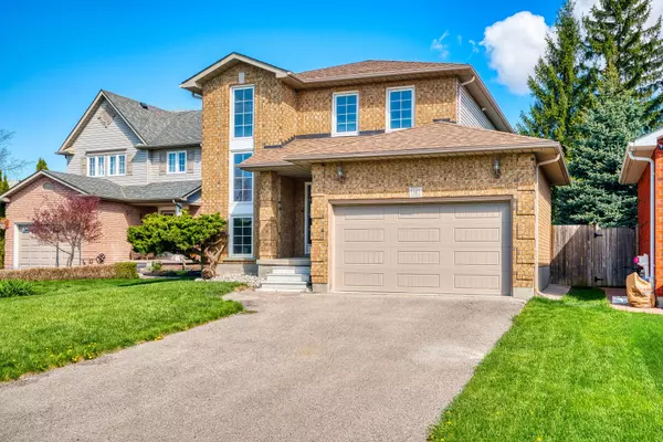 16 WABBOKISH CT, Clarington, ON L1E 2X6