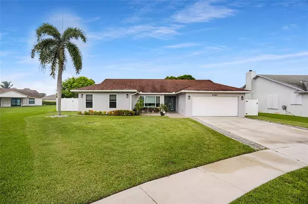 8760 Placid Ter, Lake Worth, FL 33467