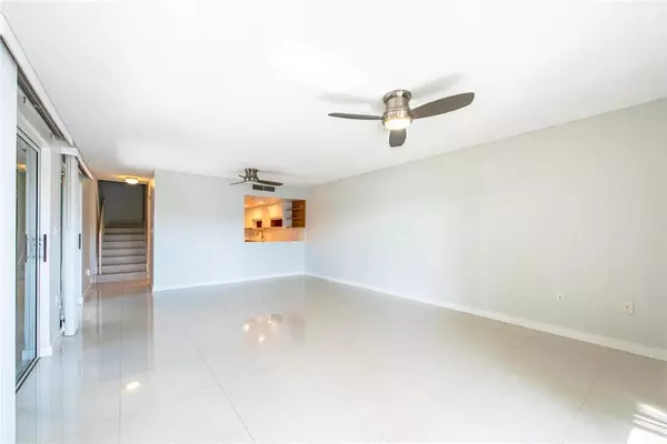 Plantation, FL 33324,574 NW 97th Ave #574
