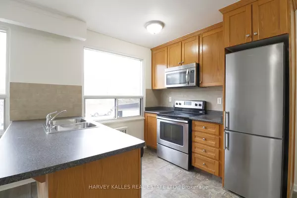 Toronto W03, ON M6E 4X5,500 Gilbert AVE #209