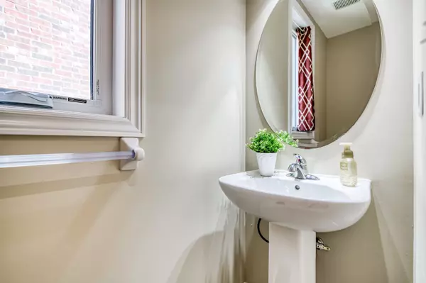 Brampton, ON L7A 4Y8,59 Pearman CRES