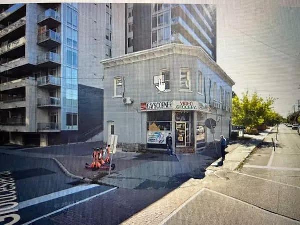 245 Bay ST, Ottawa Centre, ON K1R 5Z4