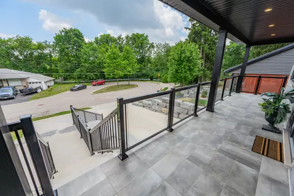 Kitchener, ON N2M 3L1,276 Mausser AVE